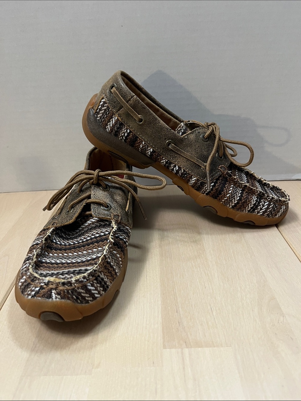 Twisted X Driving Moc Shoes Lace-Up Striped Fabric Boat Shoes Women’s 6 WDM0114